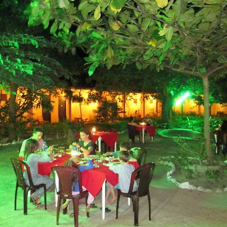 Shahira Hotel Nilaveli Exterior photo