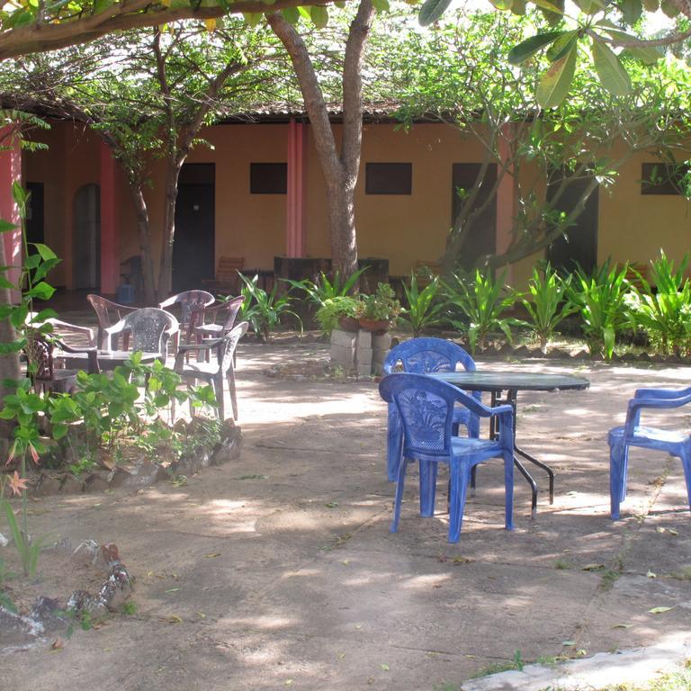 Shahira Hotel Nilaveli Room photo