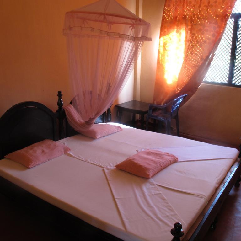 Shahira Hotel Nilaveli Room photo