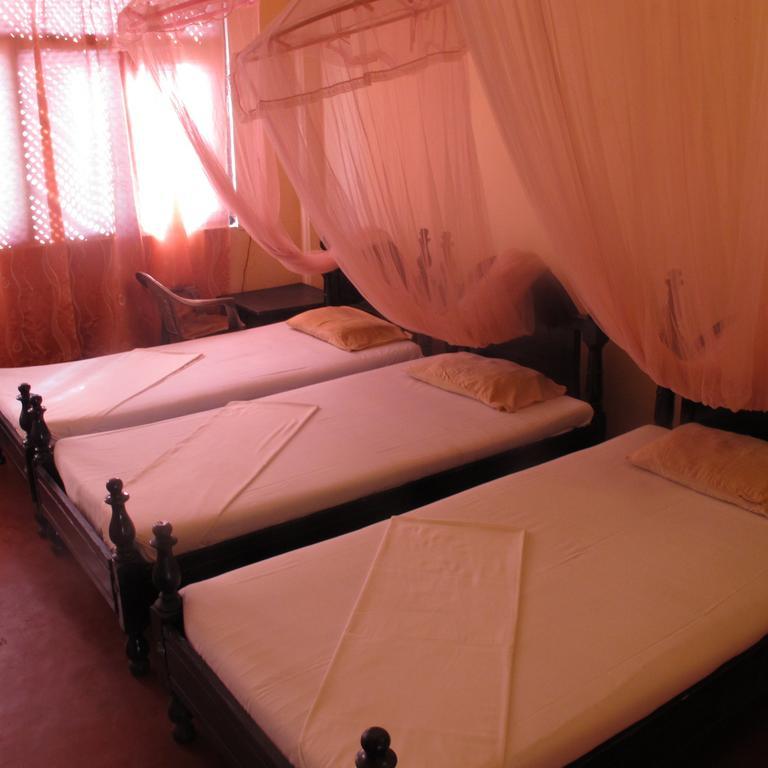Shahira Hotel Nilaveli Room photo