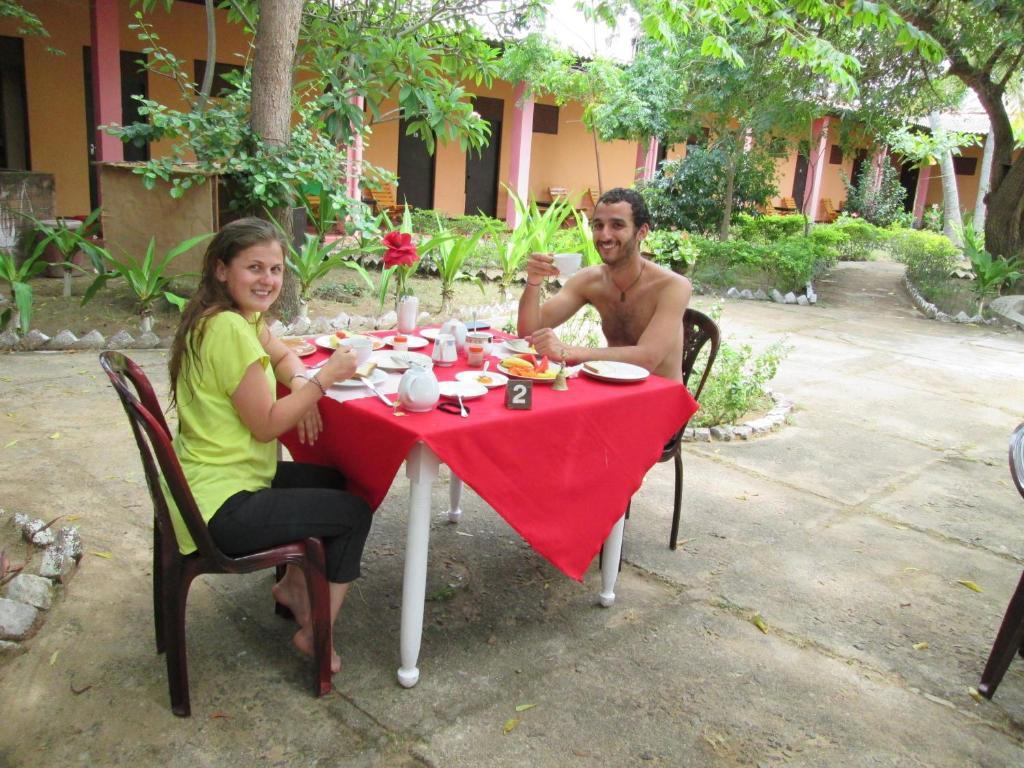 Shahira Hotel Nilaveli Exterior photo